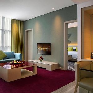 One Bedroom Suite Lounge Access